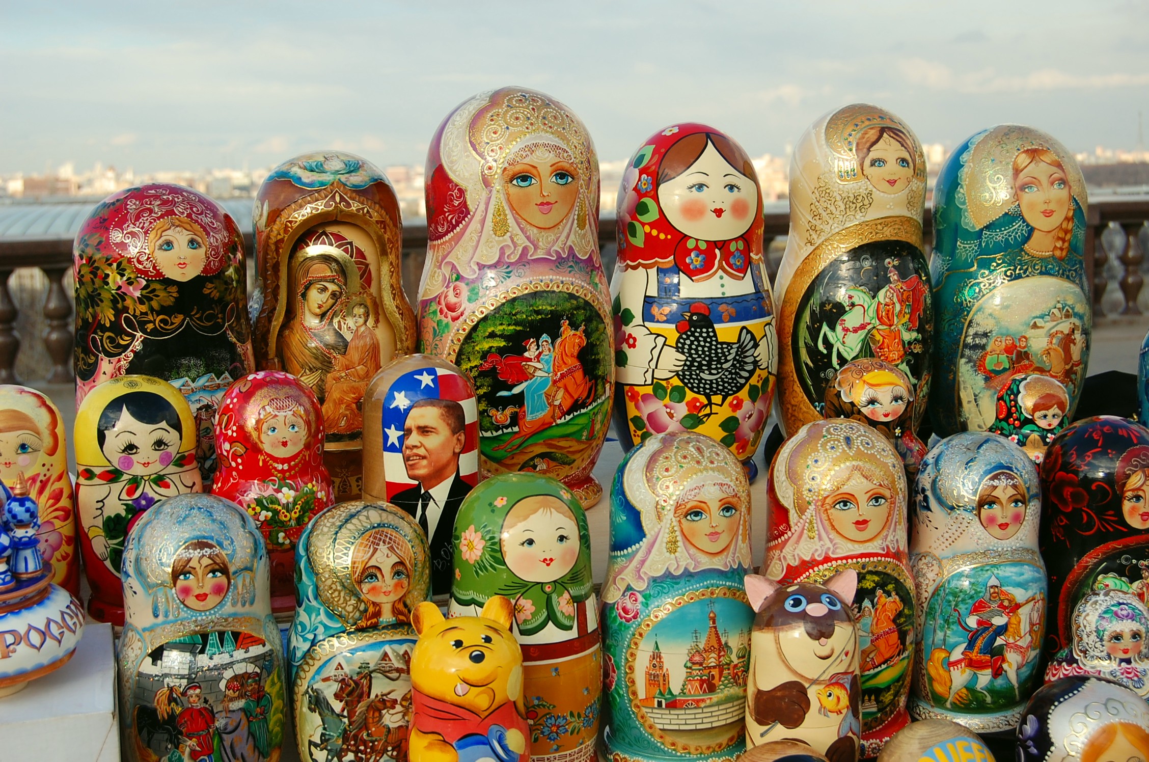 Русские вещи известные. Русские сувениры. Популярные сувениры. Русские сувениры для иностранцев. Самые популярные русские сувениры.